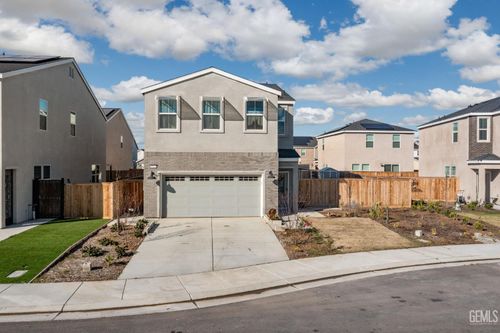 8916 Savona Ln, Shafter, CA, 93263-9332 | Card Image