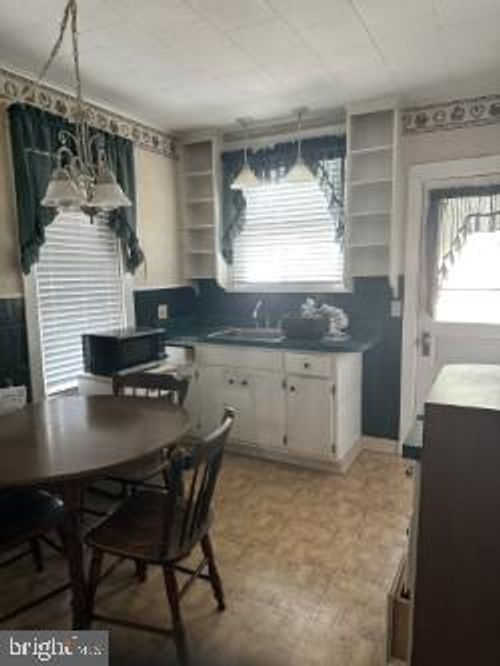 2319 Cumberland Ave, READING, PA, 19606-2017 | Card Image