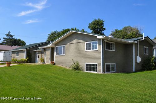 711 6th Ave W, Lemmon, SD, 57638-1707 | Card Image