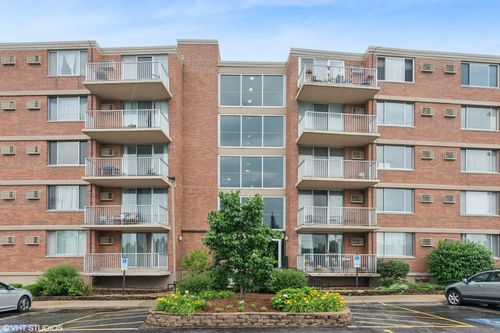 4a-2200 Stewart Ave, Lombard, IL, 60148-5519 | Card Image