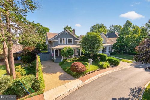 5 Oxford St, CHEVY CHASE, MD, 20815-4230 | Card Image