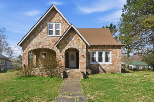 115 Florida Ave N, Parsons, TN, 38363-2033 | Card Image