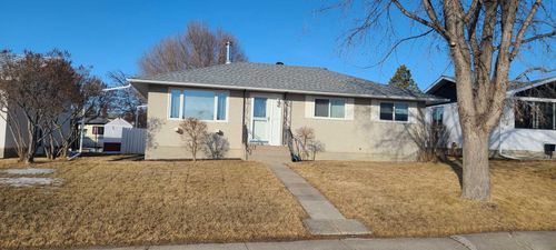 5012 39 St, Innisfail, AB, T4G1H7 | Card Image