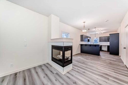 2006 37 St Se, Calgary, AB, T2B0Y7 | Card Image