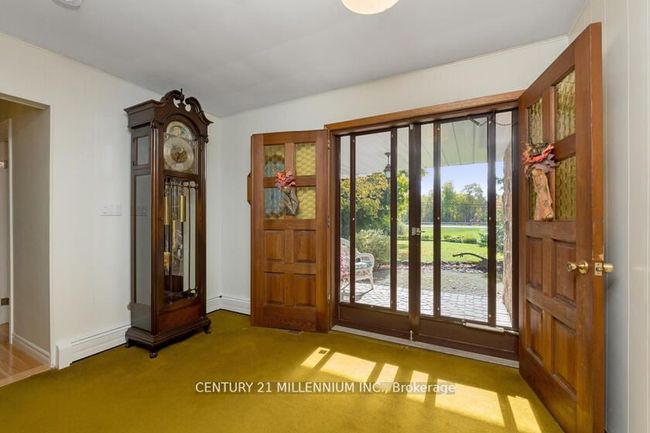 1264 Olde Base Line Rd, House other with 3 bedrooms, 2 bathrooms and 10 parking in Terra Cotta ON | Image 4