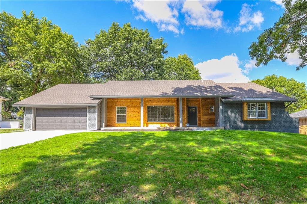 115th Ter, Kansas City, MO 64114