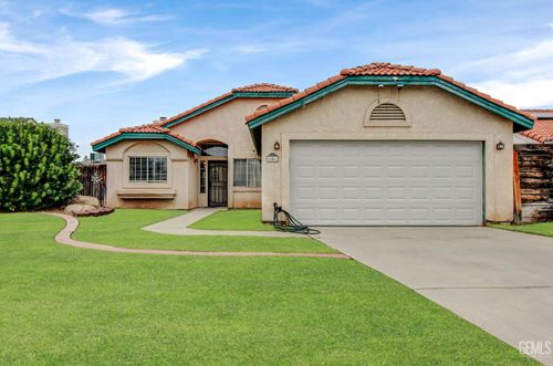 10012 Vanessa Ave, Bakersfield, CA, 93312-2433 | Card Image