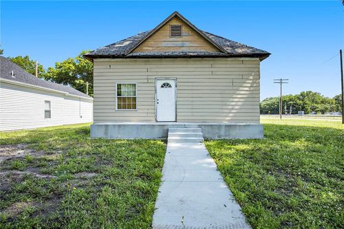 613 E 9th St, Pittsburg, KS, 66762-4216 | Card Image