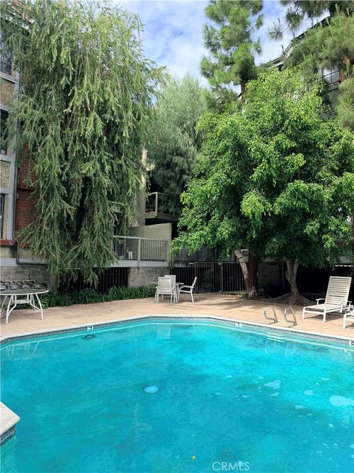 120-18324 Clark St, Tarzana, CA, 91356-3517 | Card Image