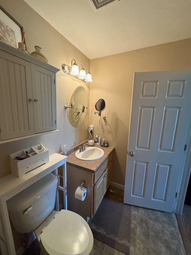 APT-1 - 26 Scribner Rd, Condo with 3 bedrooms, 3 bathrooms and null parking in Fremont NH | Image 17