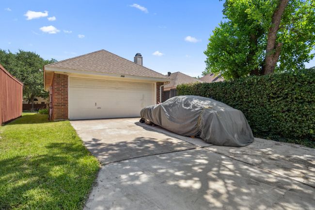 710 Cimarron Trl, House other with 3 bedrooms, 2 bathrooms and null parking in Irving TX | Image 28