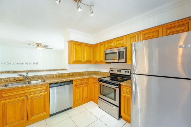 APT-112 - 12178 Saint Andrews Pl, Condo with 3 bedrooms, 3 bathrooms and null parking in Miramar FL | Image 5