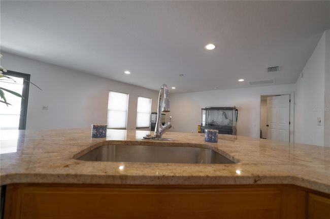 1708 Abbey Trace Dr, House other with 5 bedrooms, 3 bathrooms and null parking in DOVER FL | Image 8