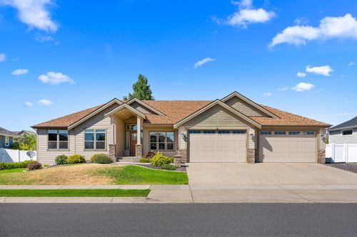 2020 W Cascade Way, Spokane, WA, 99208-9385 | Card Image