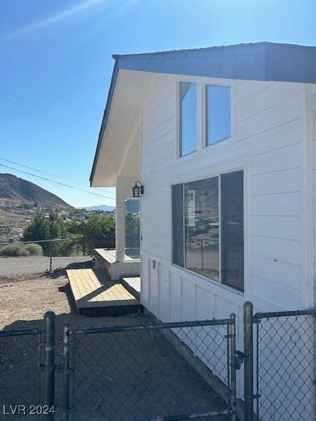 19 Crescent Dr, House other with 3 bedrooms, 3 bathrooms and null parking in Tonopah NV | Image 6