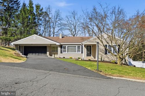 115 Mahantongo Dr, POTTSVILLE, PA, 17901-3140 | Card Image