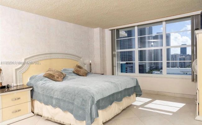 APT-1709 - 3800 S Ocean Dr, Condo with 1 bedrooms, 2 bathrooms and null parking in Hollywood FL | Image 7