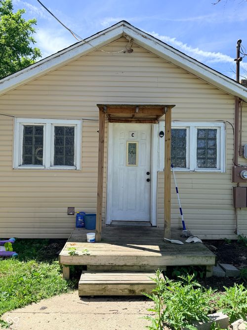 2234 W Memorial Dr, Muncie, IN, 47302-1802 | Card Image