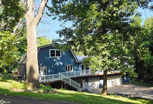 10552 Rolling Hills Dr, Burlington, IA, 52601-8548 | Card Image