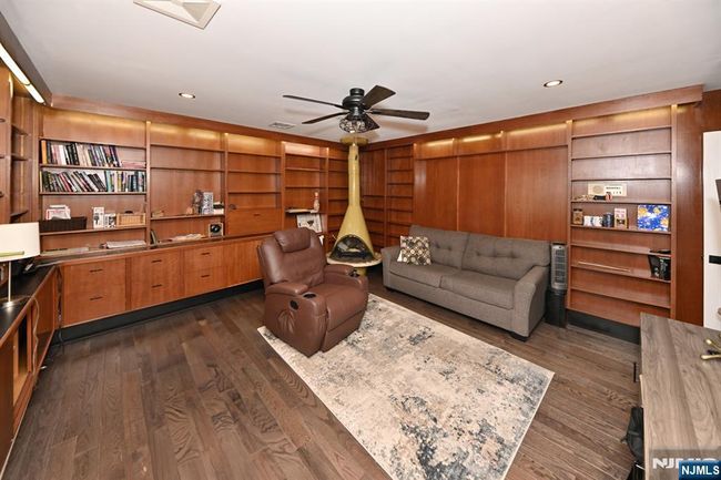 254 University Way, House other with 5 bedrooms, 5 bathrooms and null parking in Paramus NJ | Image 25