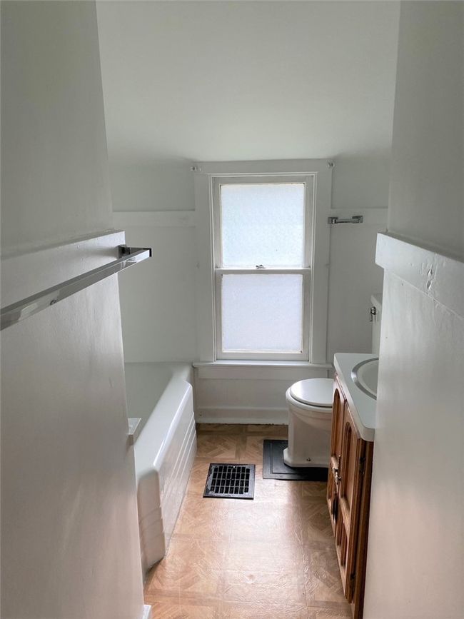 197 Rossiter Road, Sold in Rochester Zoocasa