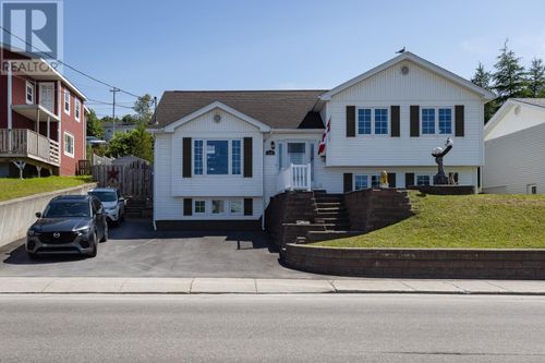 124 Humber Road, Corner Brook, NL, A2H1G3 | Card Image