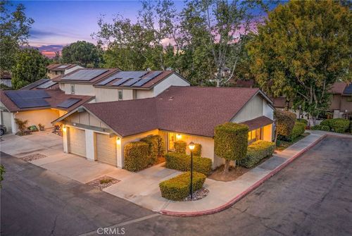 381 Roundtree Gln, Escondido, CA, 92026 | Card Image
