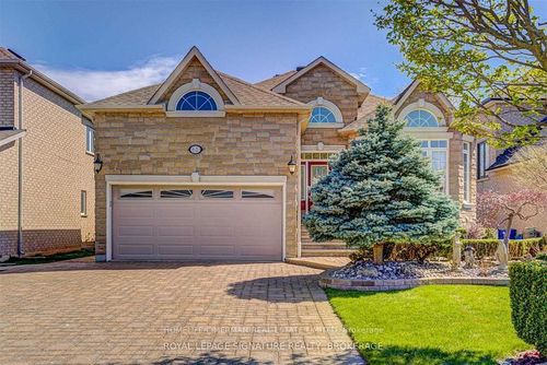 61 Pemberton Rd, Richmond Hill, ON, L4C3T5 | Card Image