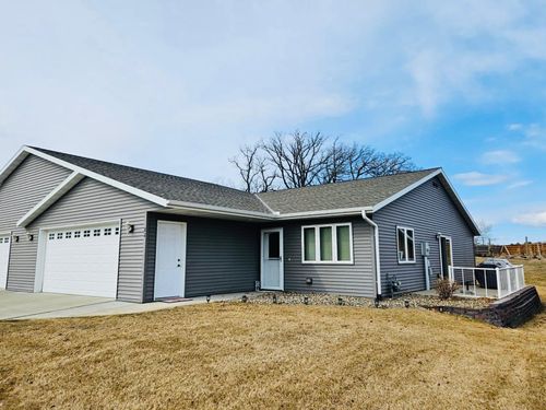22 Heritage Ln, Sauk Centre, MN, 56378-2125 | Card Image
