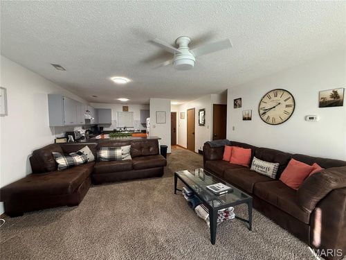 b2-18910 Pine Lake Rd, Monroe City, MO, 63456-3364 | Card Image