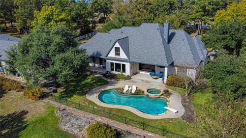 15569 Crown Oaks Dr, Montgomery, TX, 77316-9632 | Card Image