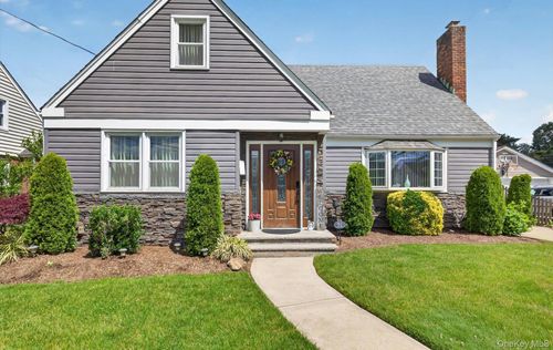 51 Chestnut St, Spring Valley, NY, 10977-5533 | Card Image