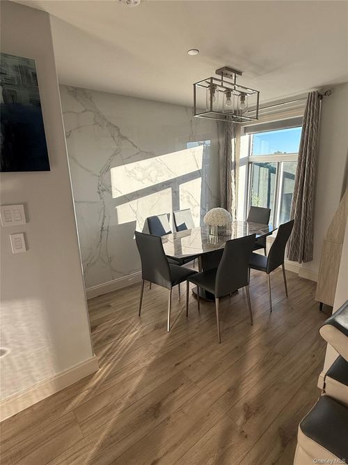 apt-5d-6538 Austin St, Rego Park, NY, 11374-4674 | Card Image