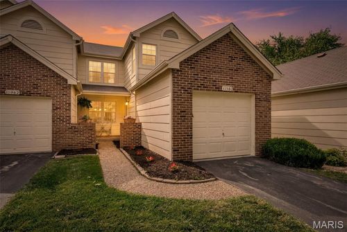 11980 Autumn Lakes Dr, Maryland Heights, MO, 63043-4903 | Card Image