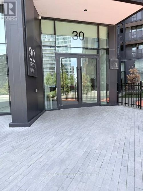 418-30 Tretti Way, North York, ON, M3H0E3 | Card Image