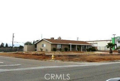 15885 Bear Valley Rd, Hesperia, CA, 92345-1740 | Card Image