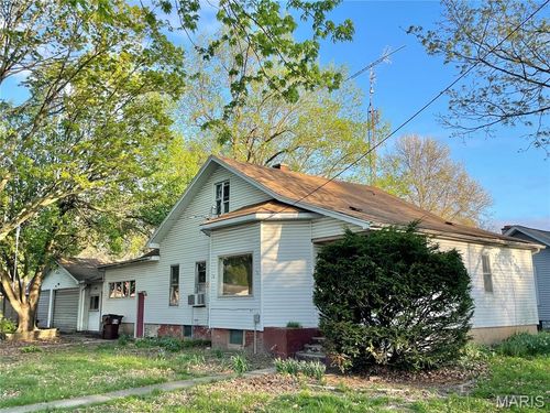 903 N Van Buren St, Litchfield, IL, 62056-1554 | Card Image