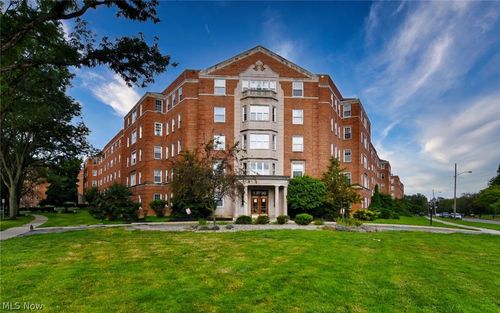 312-13800 Fairhill Rd, Shaker Heights, OH, 44120-1291 | Card Image