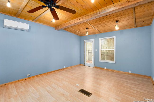 1413 Alamo Beach Rd, House other with 2 bedrooms, 2 bathrooms and null parking in Pipe Creek TX | Image 11