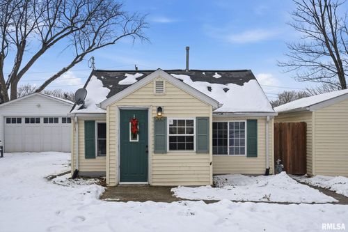 1015 7th St, Colona, IL, 61241-9533 | Card Image