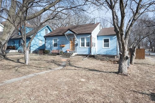 1337 E 33rd St, Des Moines, IA, 50317-2762 | Card Image