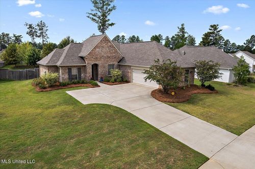 111 Hampton Trl, Madison, MS, 39110-6670 | Card Image