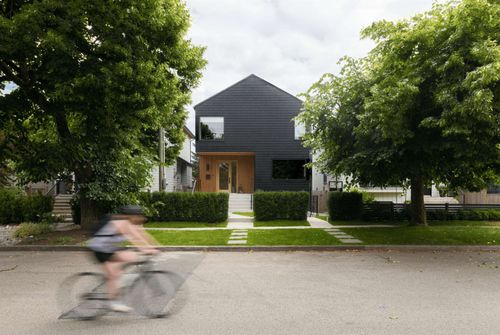 4626 Windsor St, Vancouver, BC, V5V4P7 | Card Image