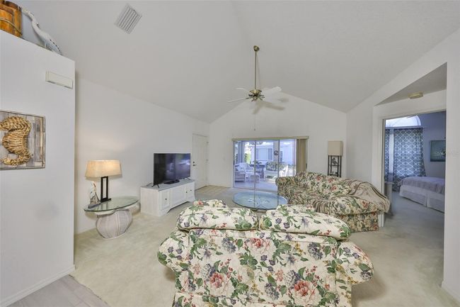 1140 - 1140 Golfview Woods Dr, Condo with 2 bedrooms, 2 bathrooms and null parking in SUN CITY CENTER FL | Image 9