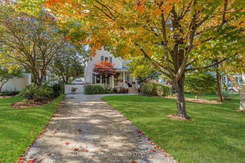 24 Robinson St S, Grimsby, ON, L3M3C4 | Card Image