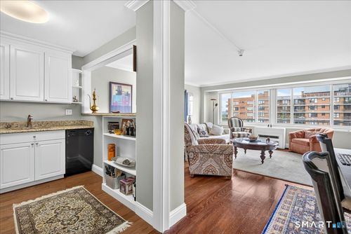 15-p-100 York St, New Haven, CT, 06511-5625 | Card Image