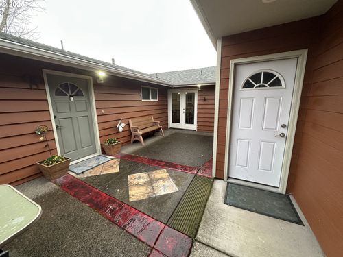 5664 High Banks Rd, Springfield, OR, 97478-6856 | Card Image