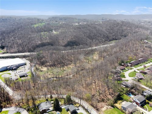 706 Craigdell Rd, New Kensington, PA, 15068-3366 | Card Image