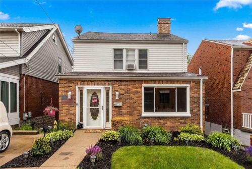 45 W Willock Rd, Brentwood, PA, 15227-3243 | Card Image