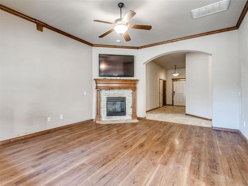 641 Sw 28th St, Moore, OK, 73160-2874 | Card Image